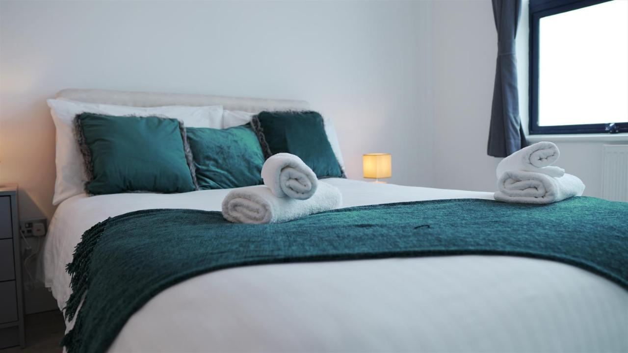 Sapphire House Apartments Телфорд Экстерьер фото