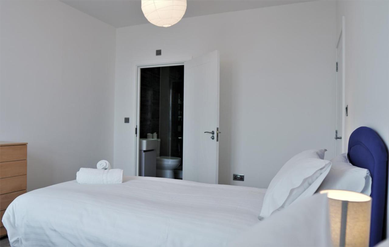 Sapphire House Apartments Телфорд Экстерьер фото