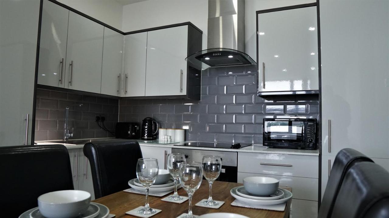Sapphire House Apartments Телфорд Экстерьер фото