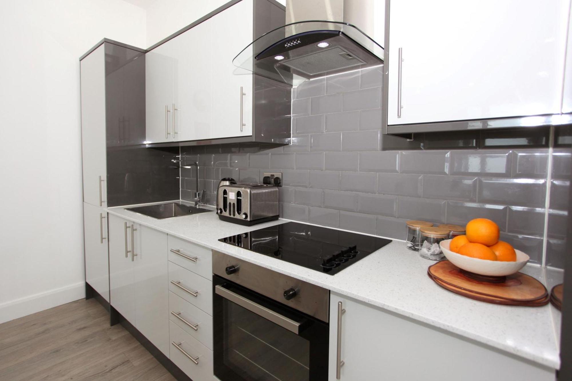 Sapphire House Apartments Телфорд Экстерьер фото