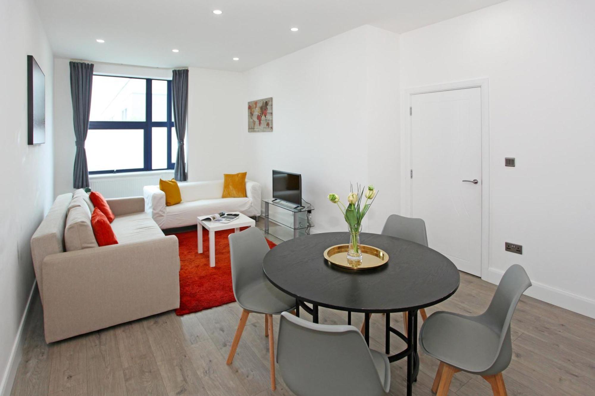 Sapphire House Apartments Телфорд Экстерьер фото