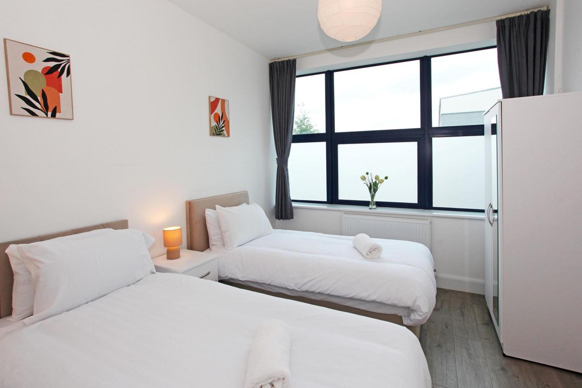 Sapphire House Apartments Телфорд Экстерьер фото
