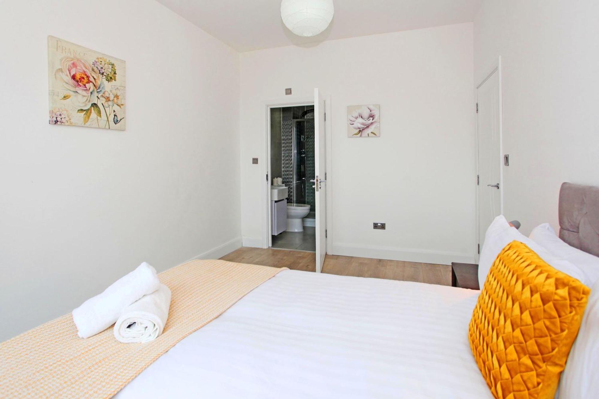 Sapphire House Apartments Телфорд Экстерьер фото