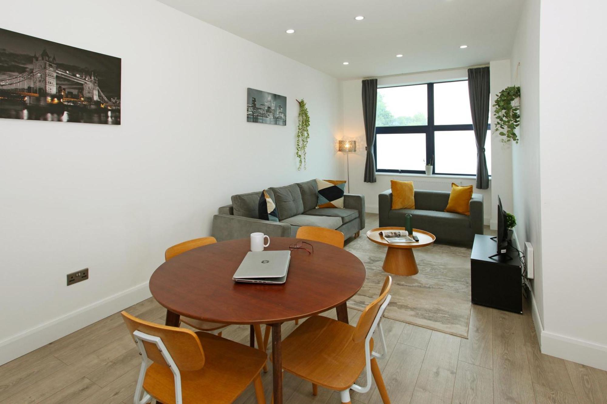 Sapphire House Apartments Телфорд Экстерьер фото