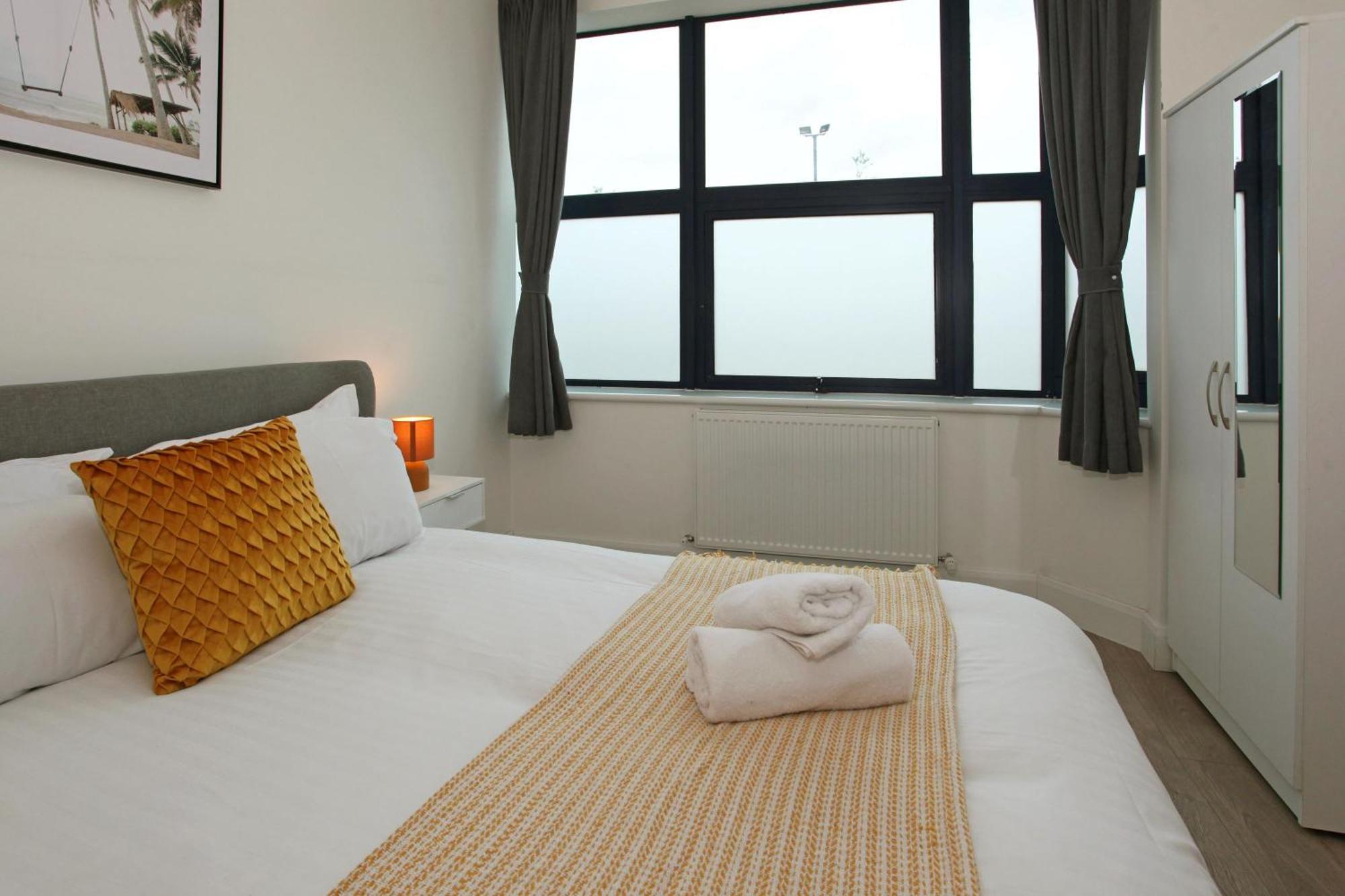 Sapphire House Apartments Телфорд Экстерьер фото